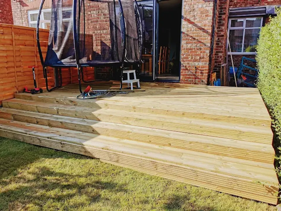 Split level timber decking with steps